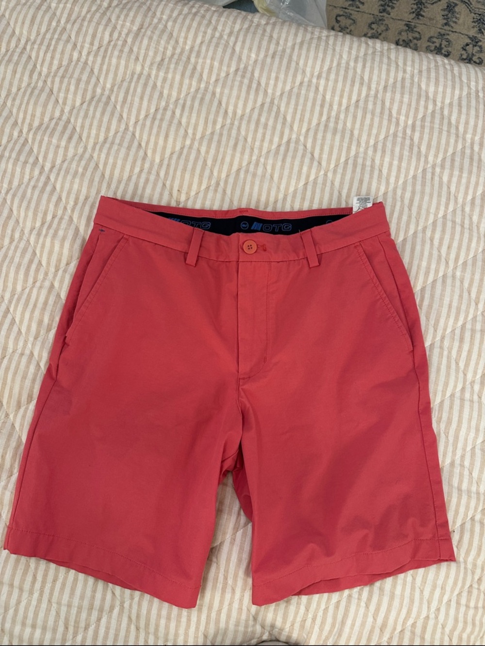 Vineyard Vines OTG Men's coral pink Shorts SIZE 30